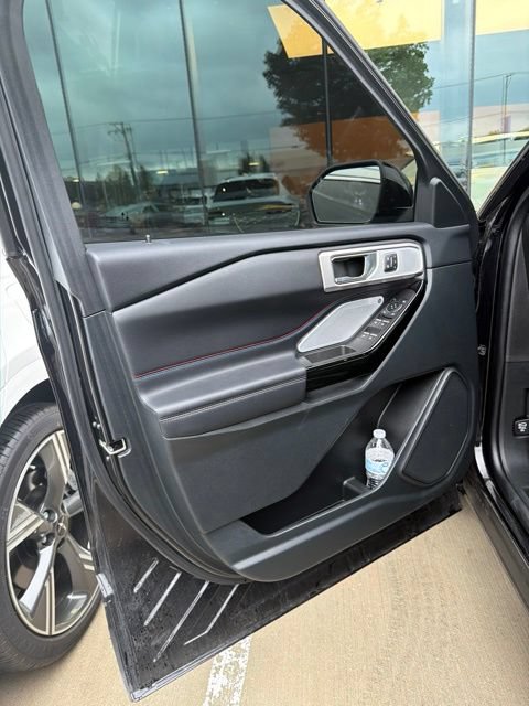 Used 2024 Ford Explorer ST w/ Technology Package AWD/4WD image 14