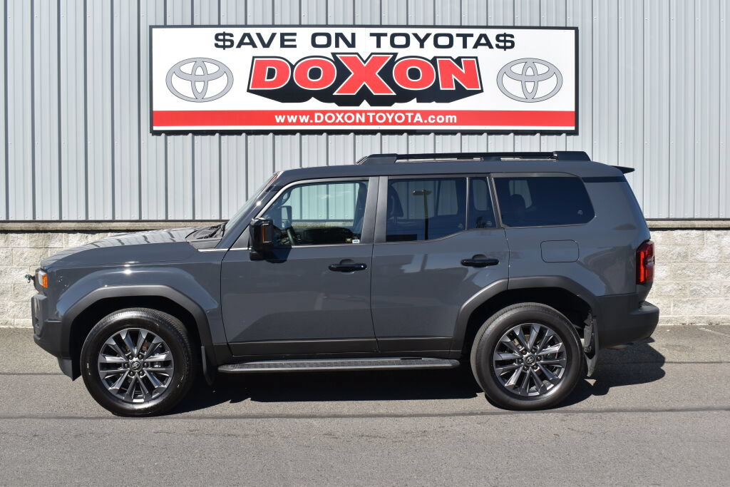 Used 2025 Toyota Land Cruiser w/ Premium Package AWD/4WD image 4