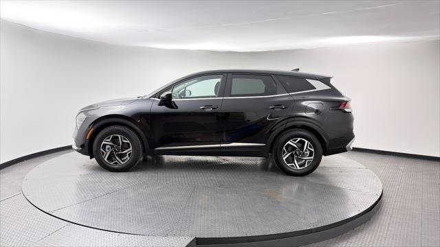 Used 2025 Kia Sportage LX FWD image 3