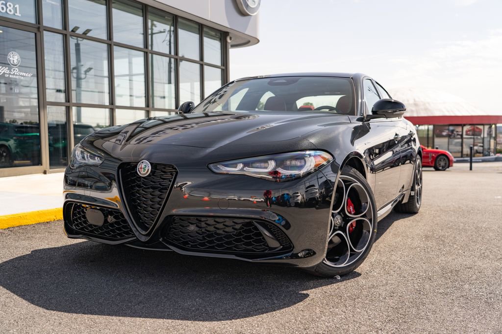 New 2025 Alfa Romeo Giulia w/ Veloce Package Rwd image 2