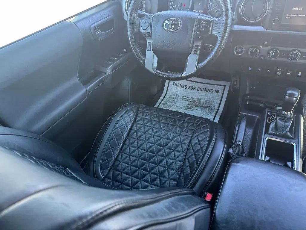 Used 2018 Toyota Tacoma TRD Off-Road w/ Technology Package image 21