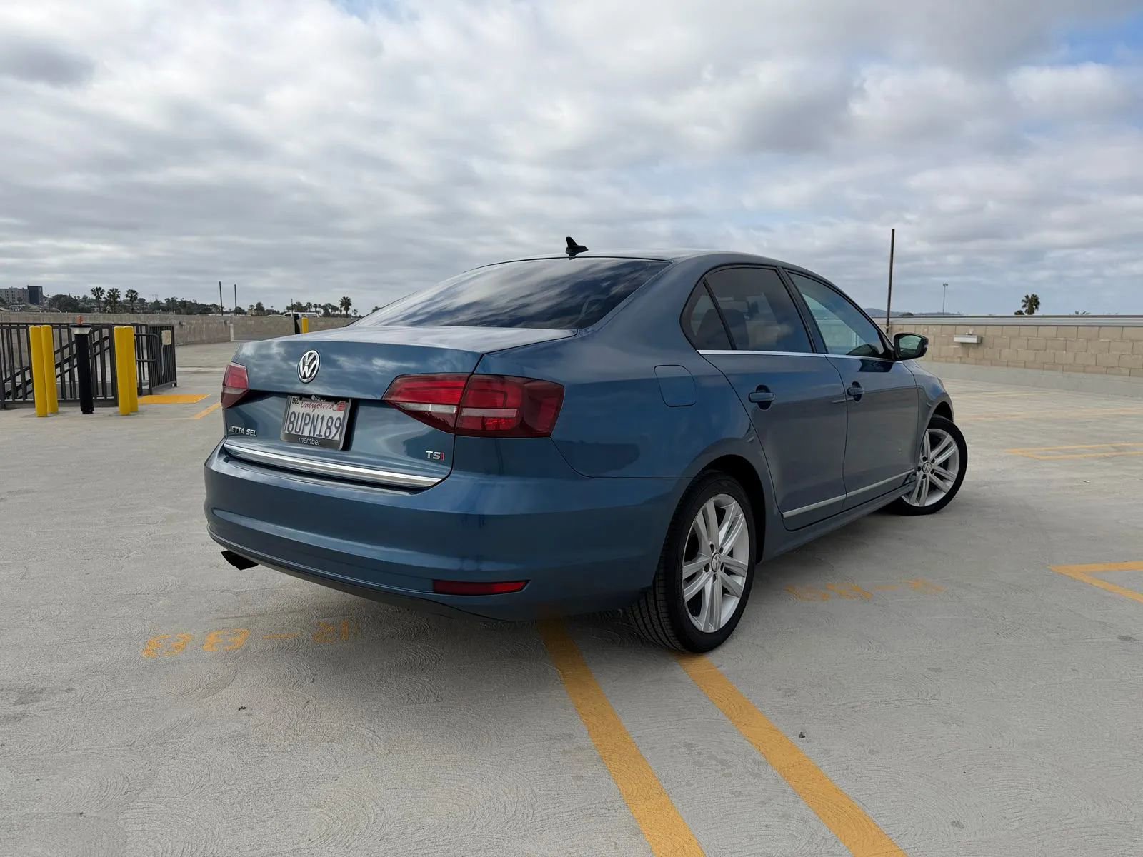 Used 2017 Volkswagen Jetta SEL image 5