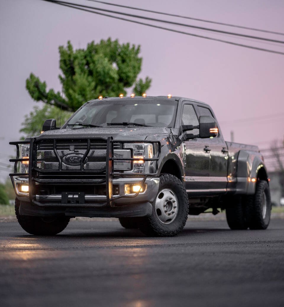 Used 2017 Ford F350 Lariat w/ FX4 Off-Road Package AWD/4WD image 6