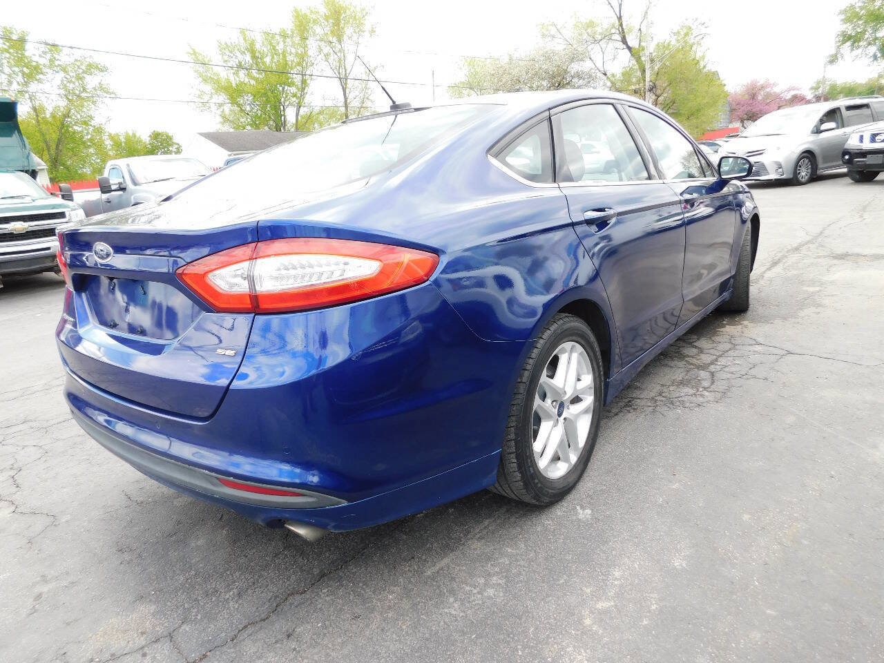 Used 2016 Ford Fusion SE FWD image 7