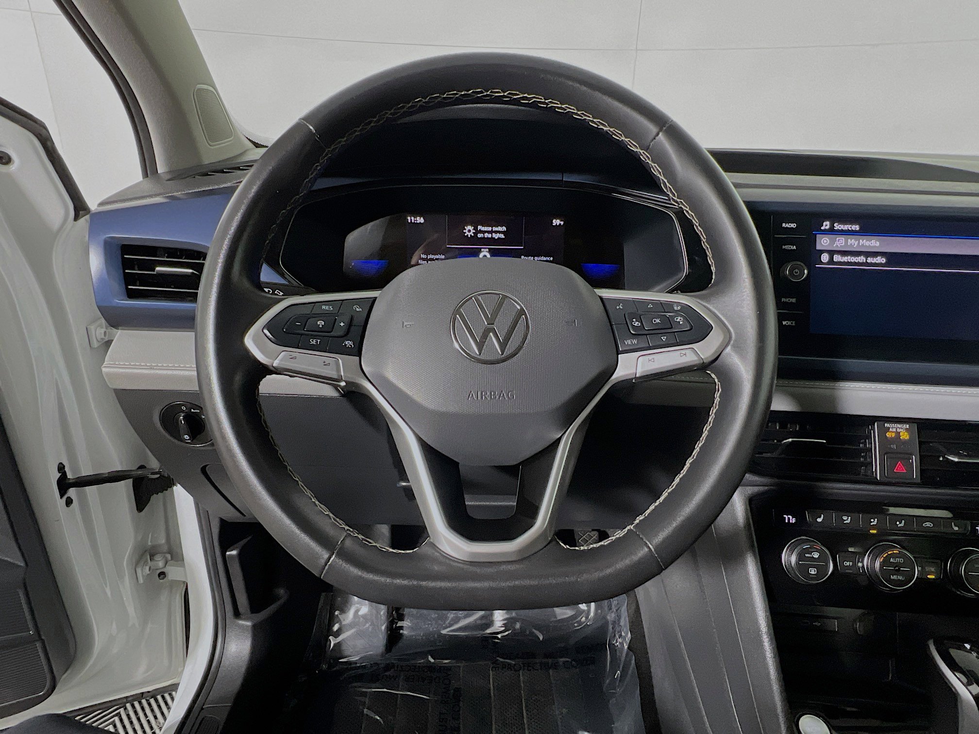 Used 2024 Volkswagen Taos SE image 18