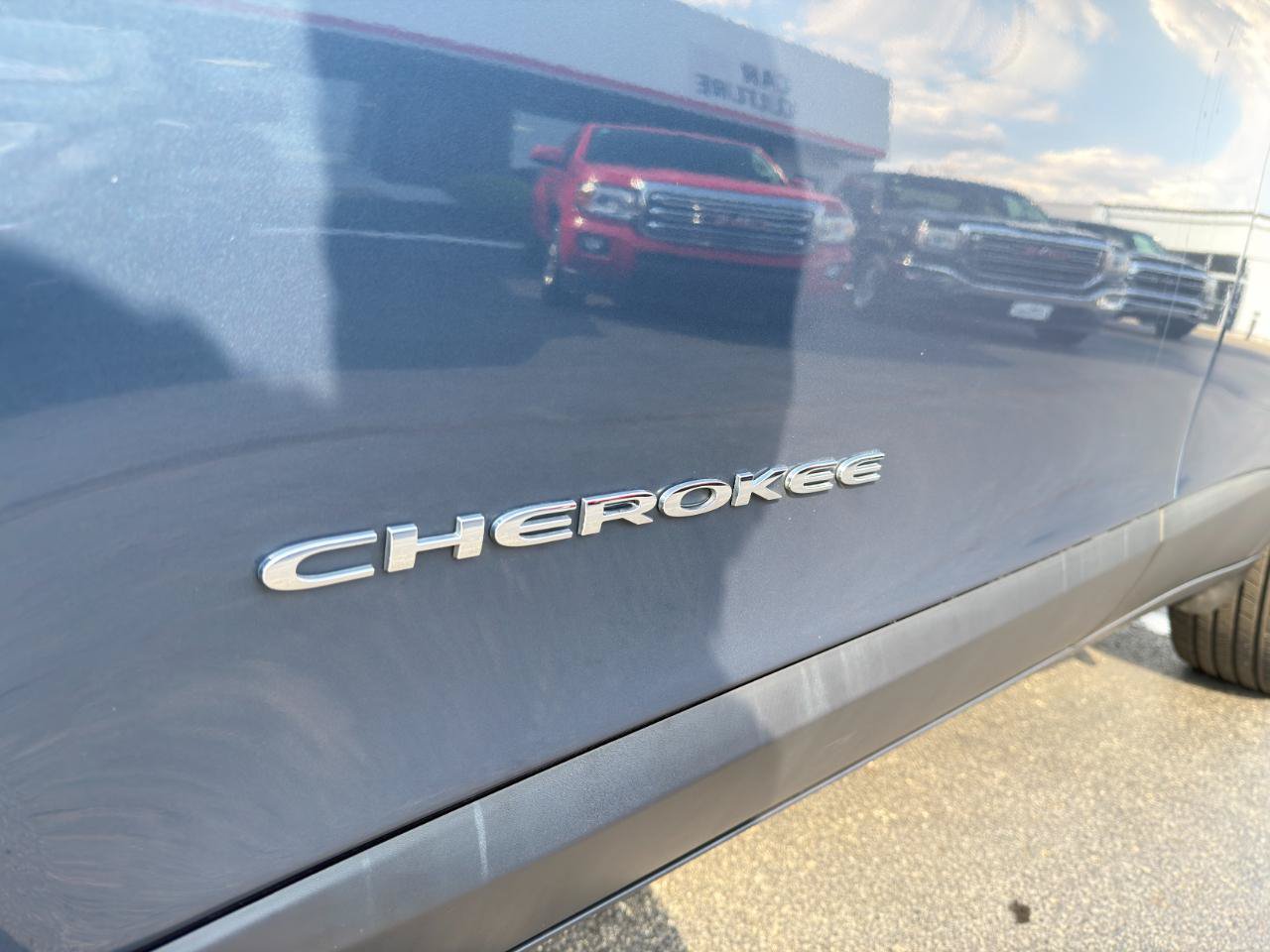 Used 2021 Jeep Cherokee Latitude Lux w/ Sun & Sound Group AWD/4WD image 70