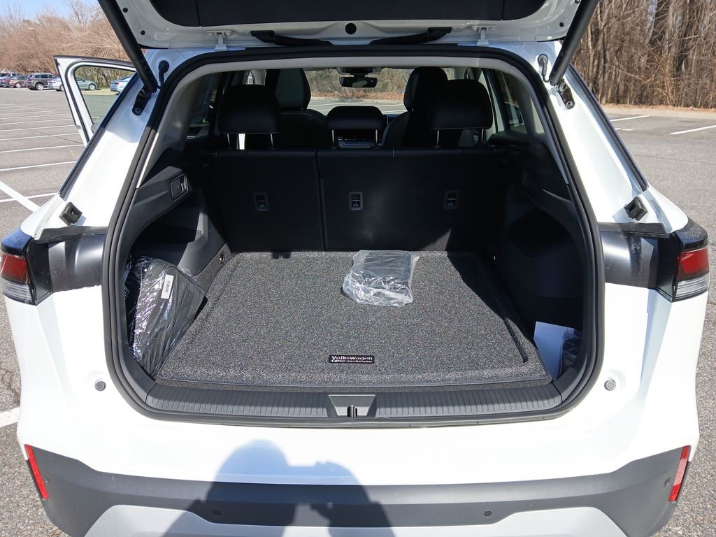 New 2026 Volkswagen Tiguan SE image 22