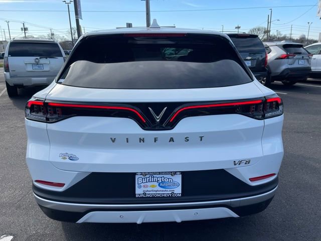 Used 2023 VinFast VF 8 Eco image 6
