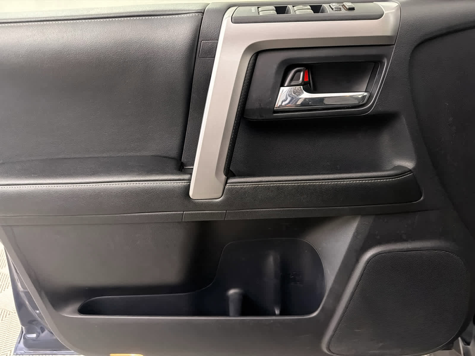 Used 2014 Toyota 4Runner SR5 RWD image 22