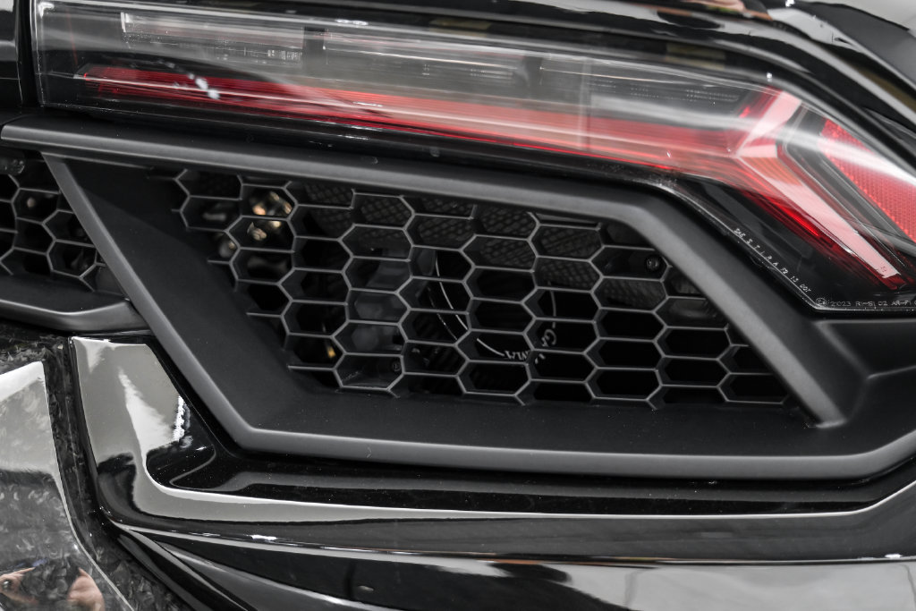 Used 2018 Lamborghini Huracan Performante AWD/4WD image 44
