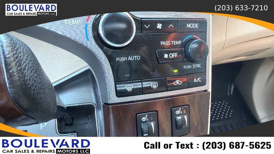 Used 2013 Toyota Venza Limited AWD/4WD image 18