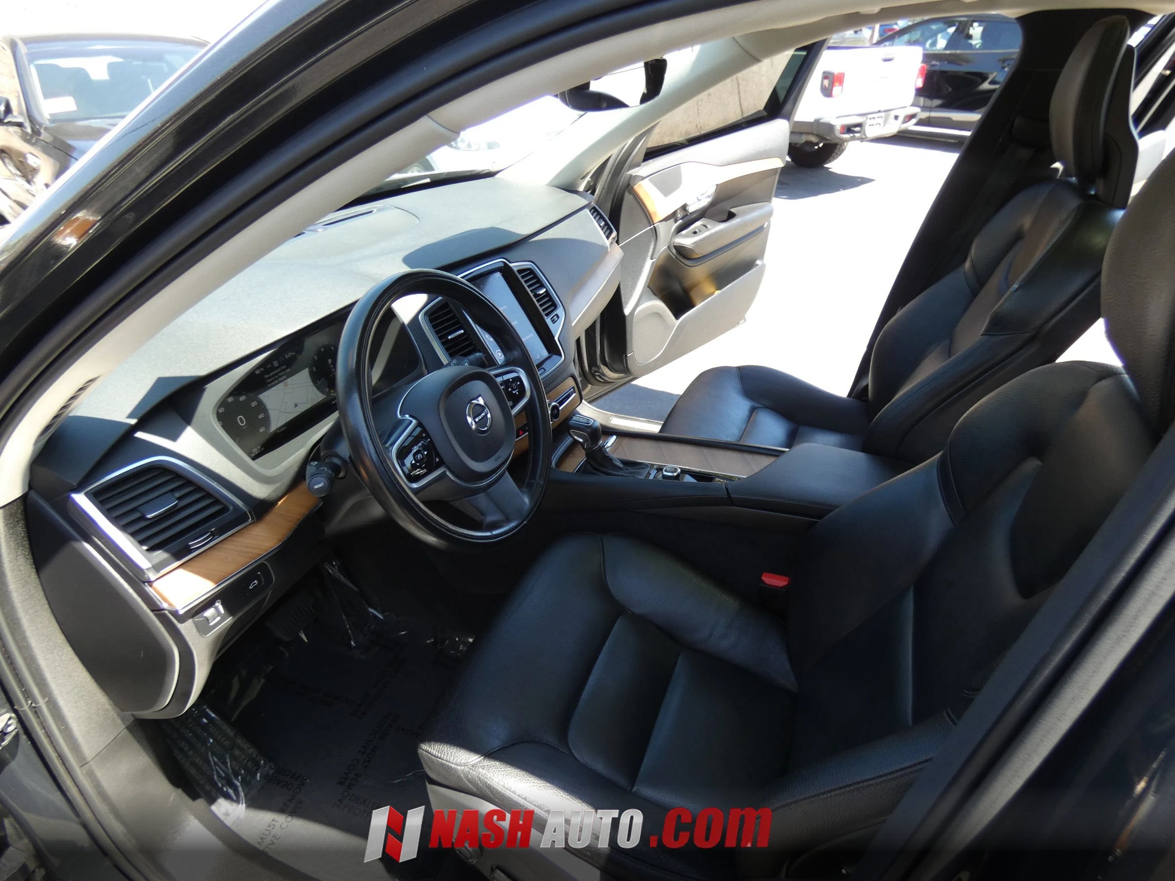 Used 2022 Volvo XC90 T5 Momentum w/ Climate Package AWD/4WD image 54