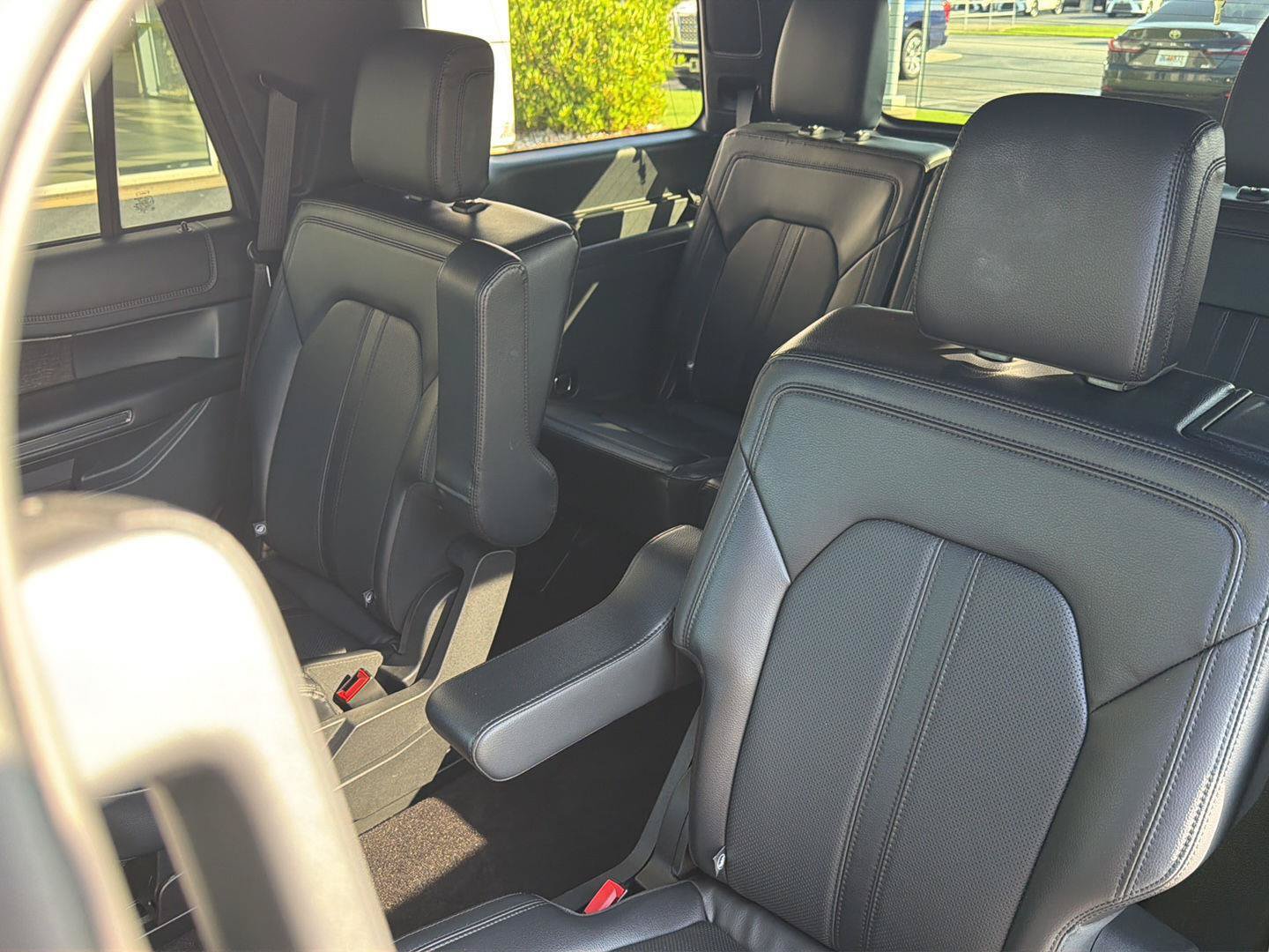 Used 2021 Ford Expedition Limited RWD image 36