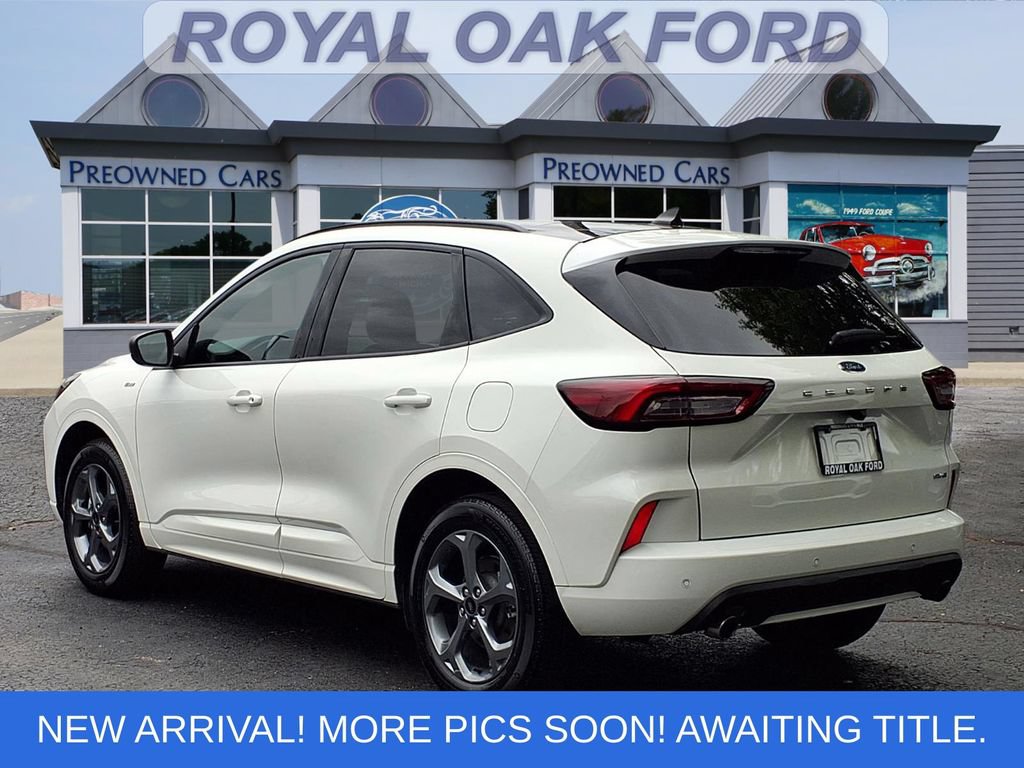 Certified 2024 Ford Escape ST-Line w/ Tech Pack #1 AWD/4WD image 2