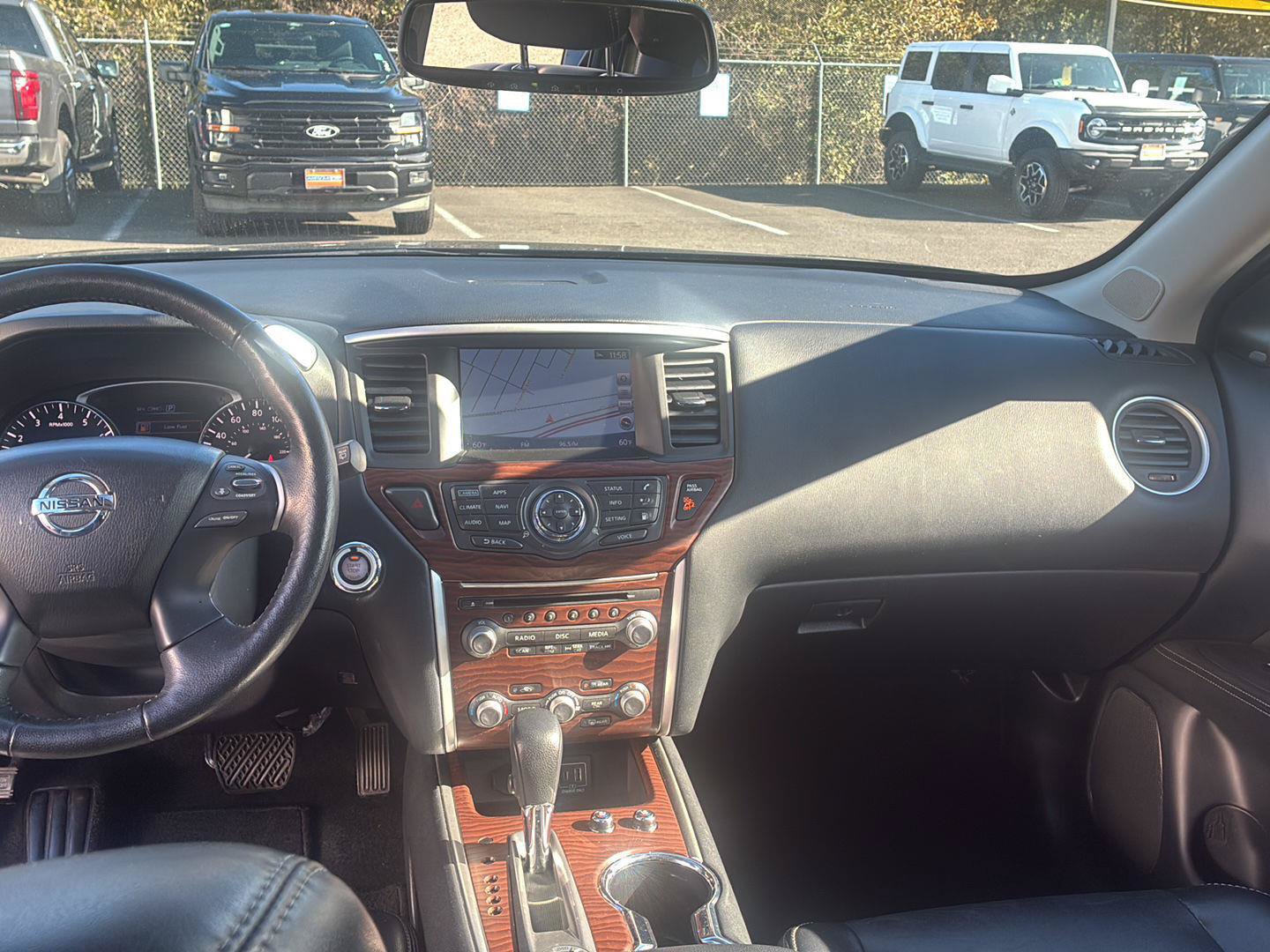 Used 2020 Nissan Pathfinder Platinum AWD/4WD image 14