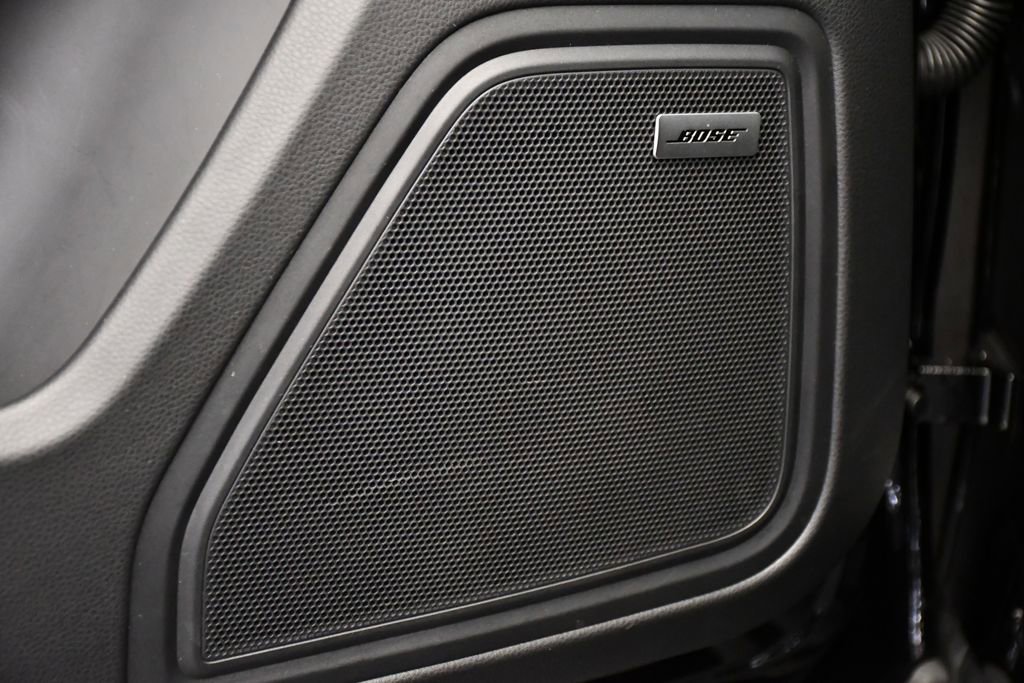 Used 2025 Porsche Macan image 37