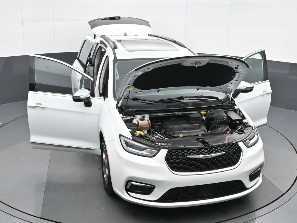 Used 2023 Chrysler Pacifica Limited FWD image 34