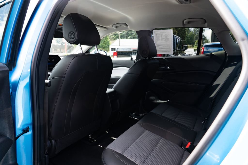 Used 2025 Chevrolet Trax LT image 24