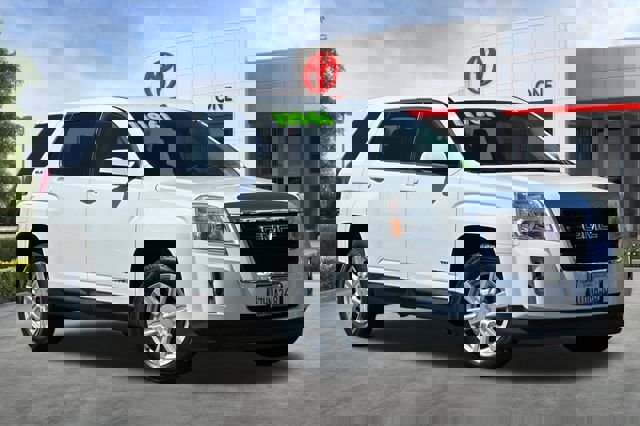 Used 2014 GMC Terrain SLE image 2