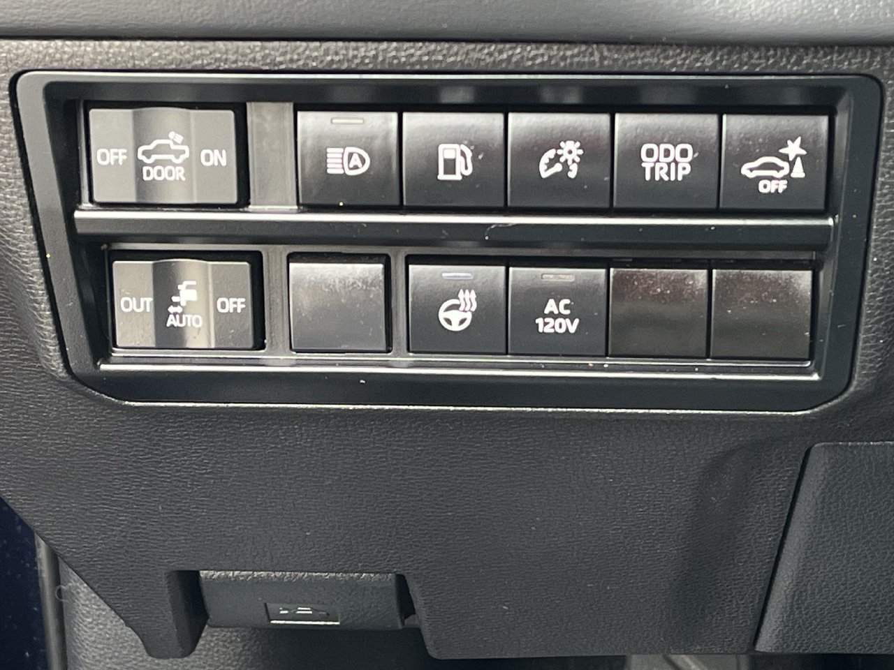 Used 2024 Toyota Tundra Platinum AWD/4WD image 19