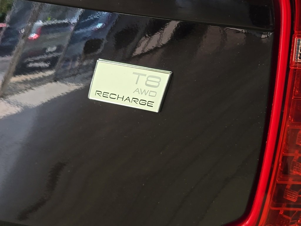 Certified 2024 Volvo XC90 T8 Ultimate w/ Lounge Package image 10