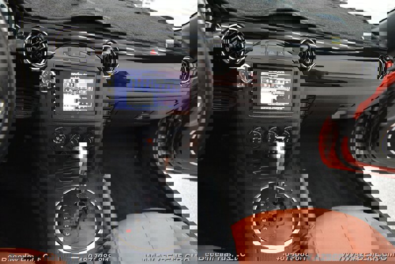 Used 2008 MAZDA MX-5 Miata Grand Touring w/ Premium Pkg image 25