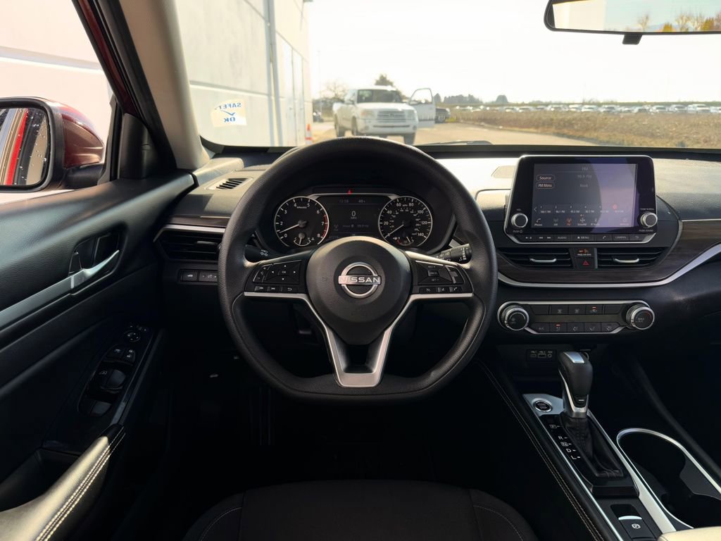 Used 2023 Nissan Altima 2.5 SV image 13