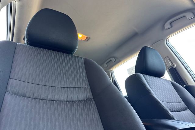 Used 2019 Nissan Rogue S FWD image 20