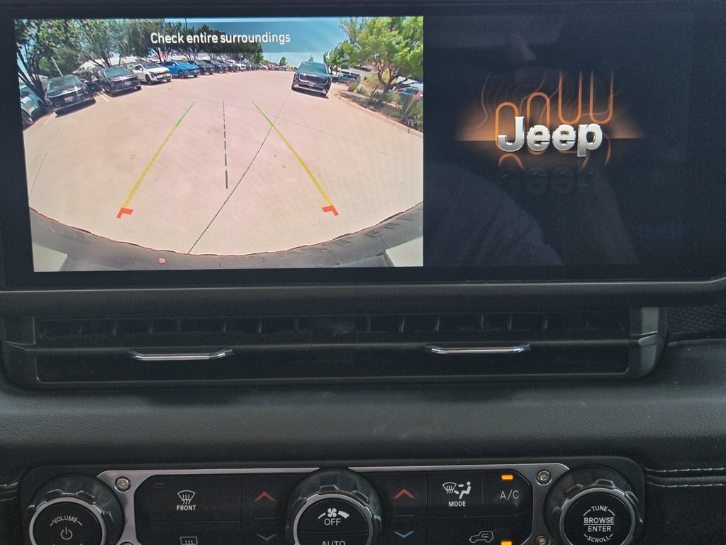 Used 2024 Jeep Wrangler Unlimited Rubicon 4xe AWD/4WD image 7