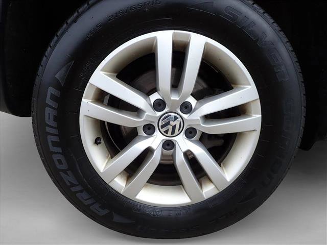 Used 2013 Volkswagen Tiguan S image 7