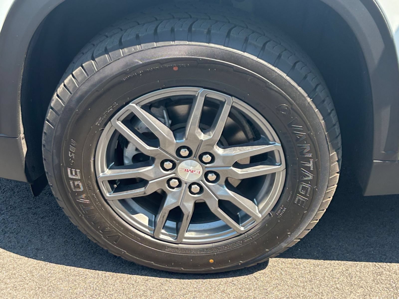 Used 2025 GMC Acadia Elevation AWD/4WD image 31