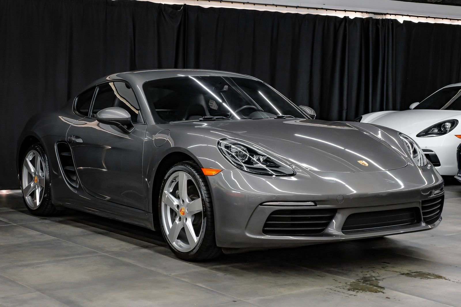 Used 2022 Porsche 718 Cayman image 9