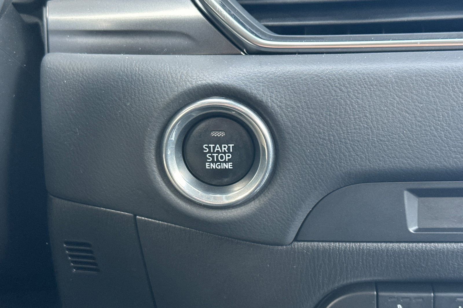 Used 2025 MAZDA CX-5 AWD 2.5 S w/ Select Package image 23