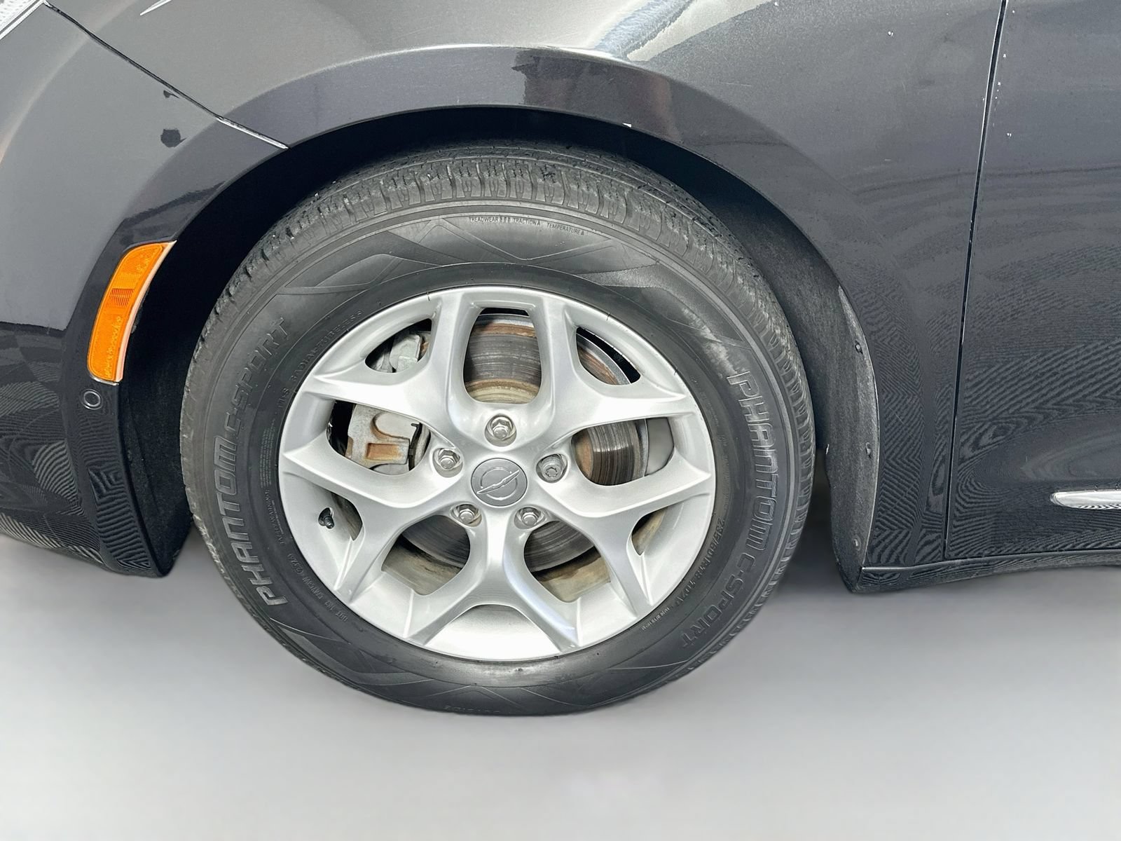 Used 2020 Chrysler Pacifica Touring-L Plus w/ Tire & Wheel Group FWD image 33