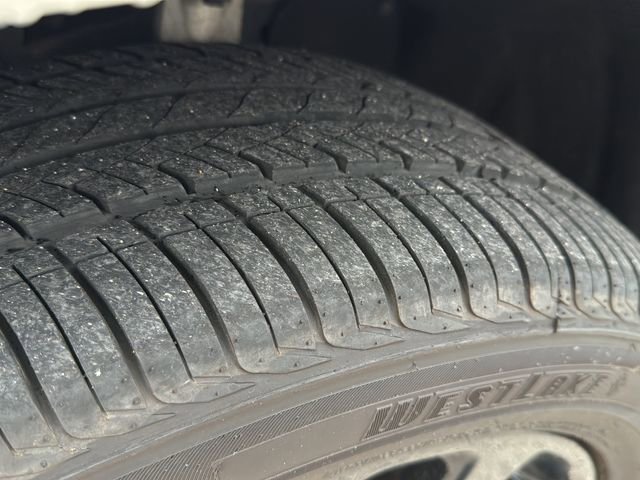 Used 2018 Jeep Grand Cherokee Altitude AWD/4WD image 7
