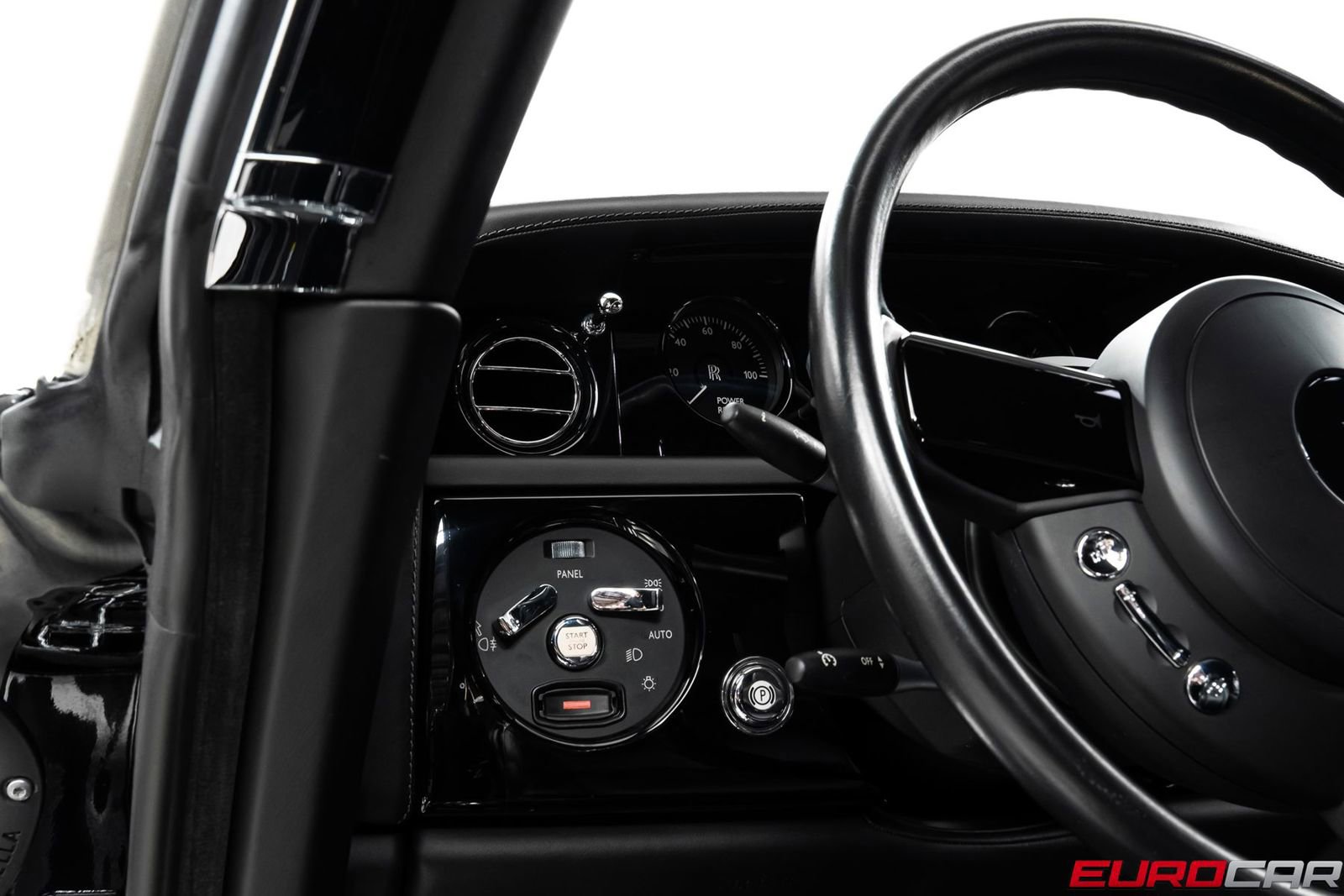 Used 2010 Rolls-Royce Phantom Coupe image 22