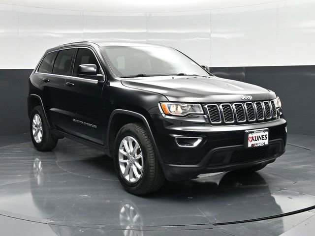 Certified 2022 Jeep Grand Cherokee Laredo E AWD/4WD image 1