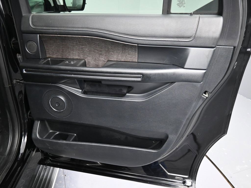 Used 2021 Ford Expedition Max Limited image 27