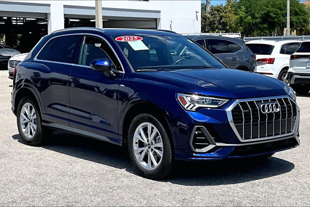 Certified 2025 Audi Q3 2.0T Premium Plus w/ Premium Plus Package AWD/4WD image 2
