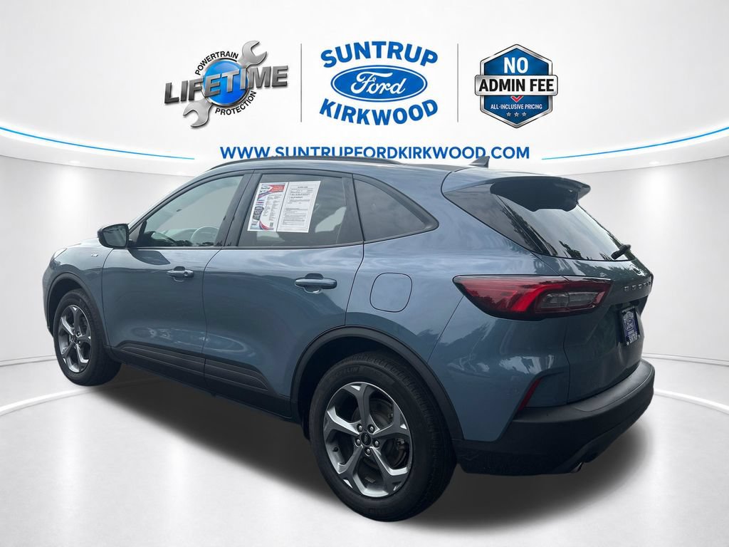 Used 2025 Ford Escape ST-Line Select AWD/4WD image 3