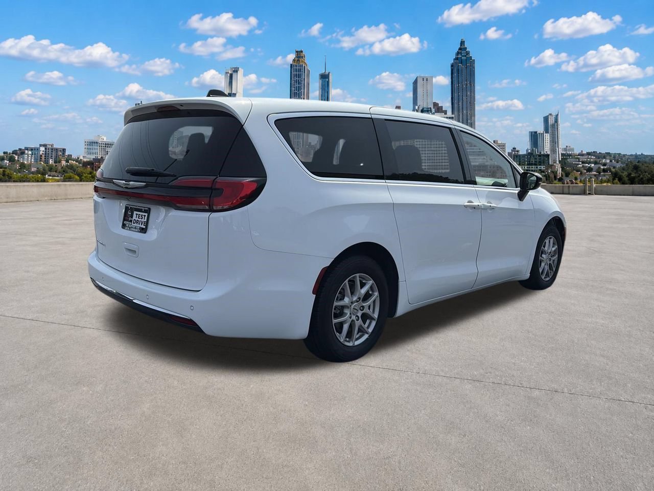 Used 2024 Chrysler Pacifica Touring-L FWD image 22
