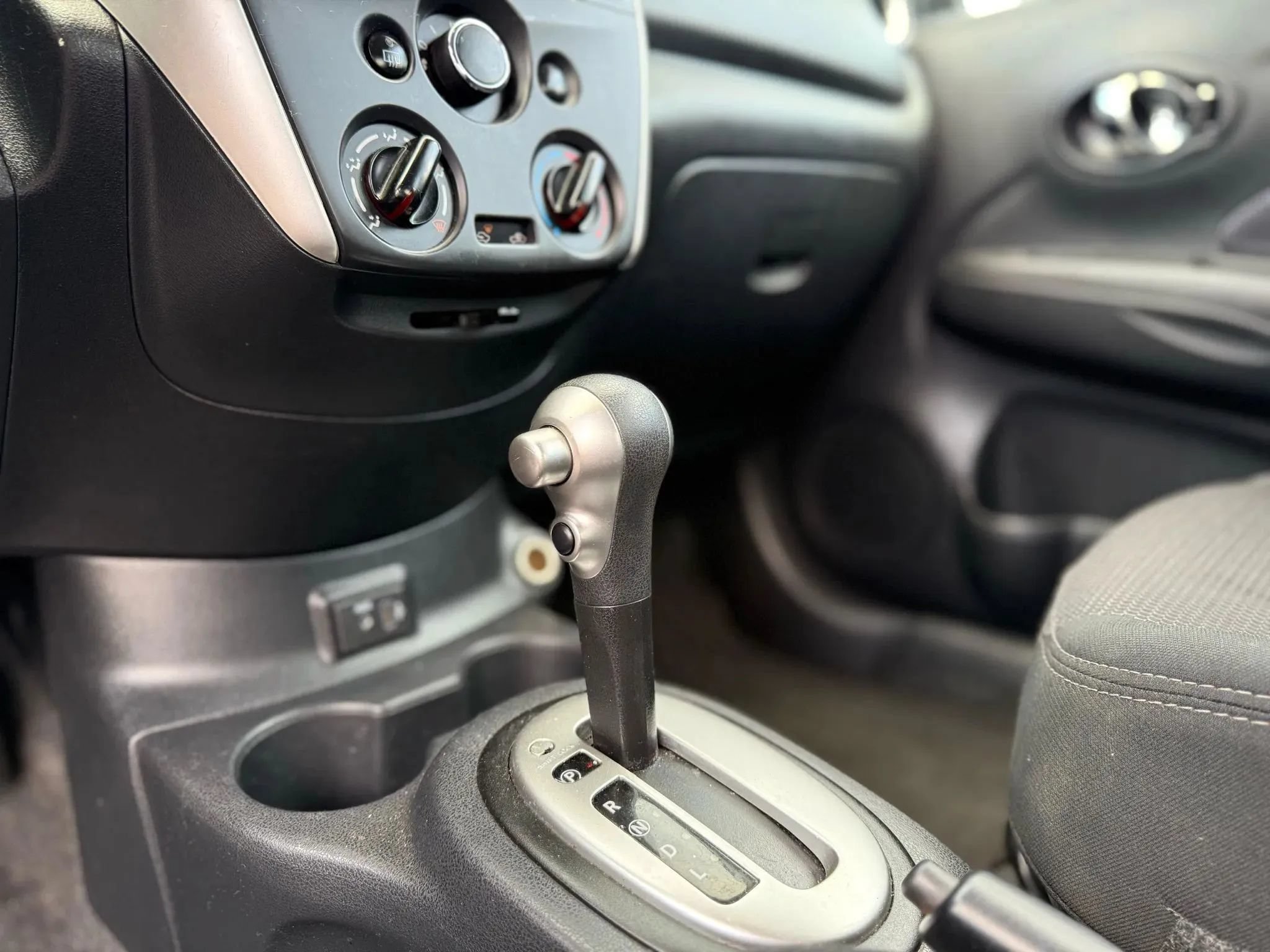 Used 2018 Nissan Versa SV FWD image 20