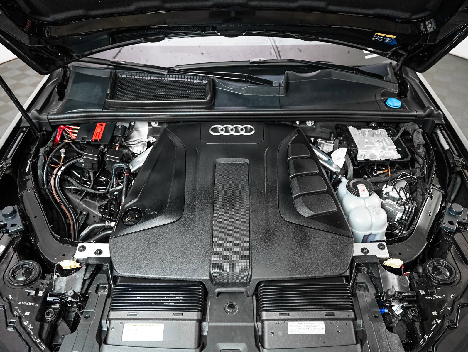 Used 2023 Audi Q7 2.0T Premium w/ Convenience Package image 4