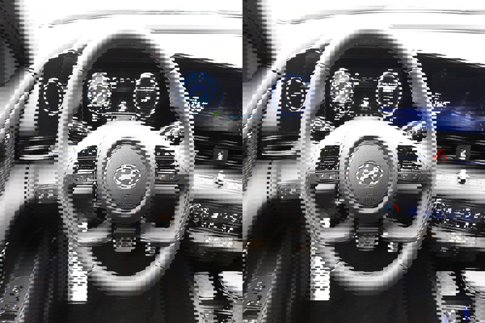 New 2026 Hyundai Elantra Sport image 17