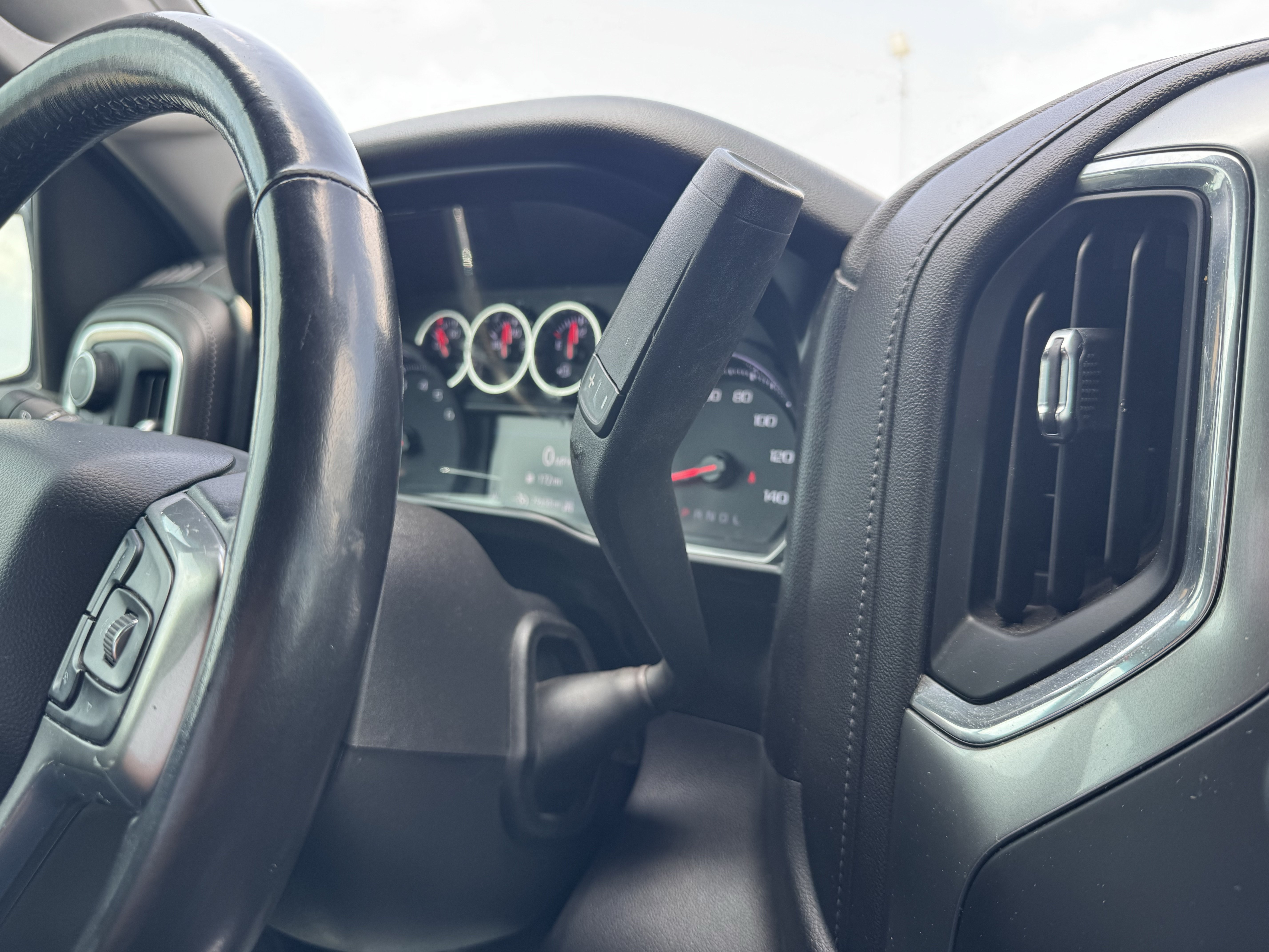 Used 2020 Chevrolet Silverado 1500 RST w/ Texas Edition AWD/4WD image 16