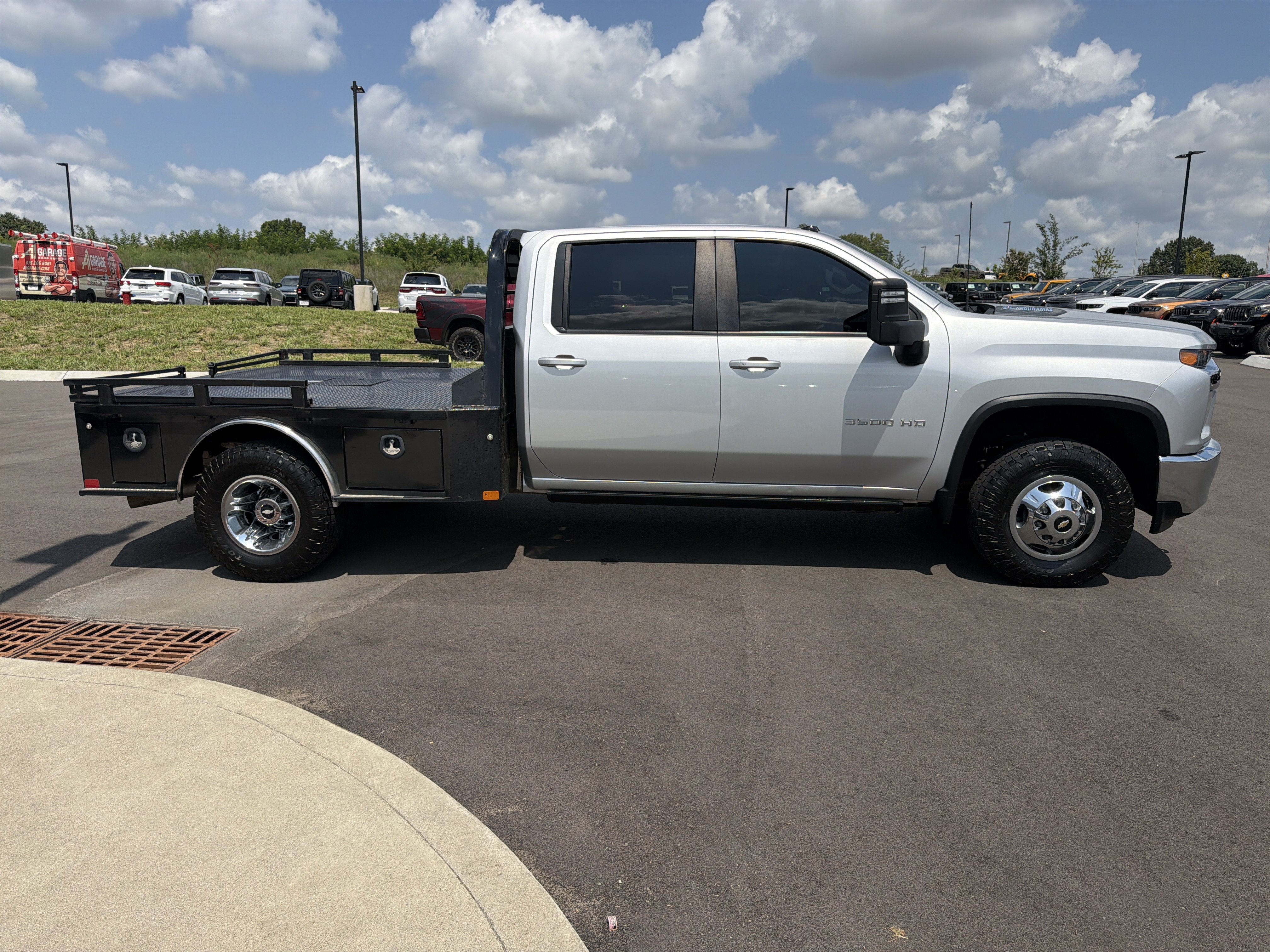 Used 2022 Chevrolet Silverado 3500 LT w/ Convenience Package AWD/4WD image 8