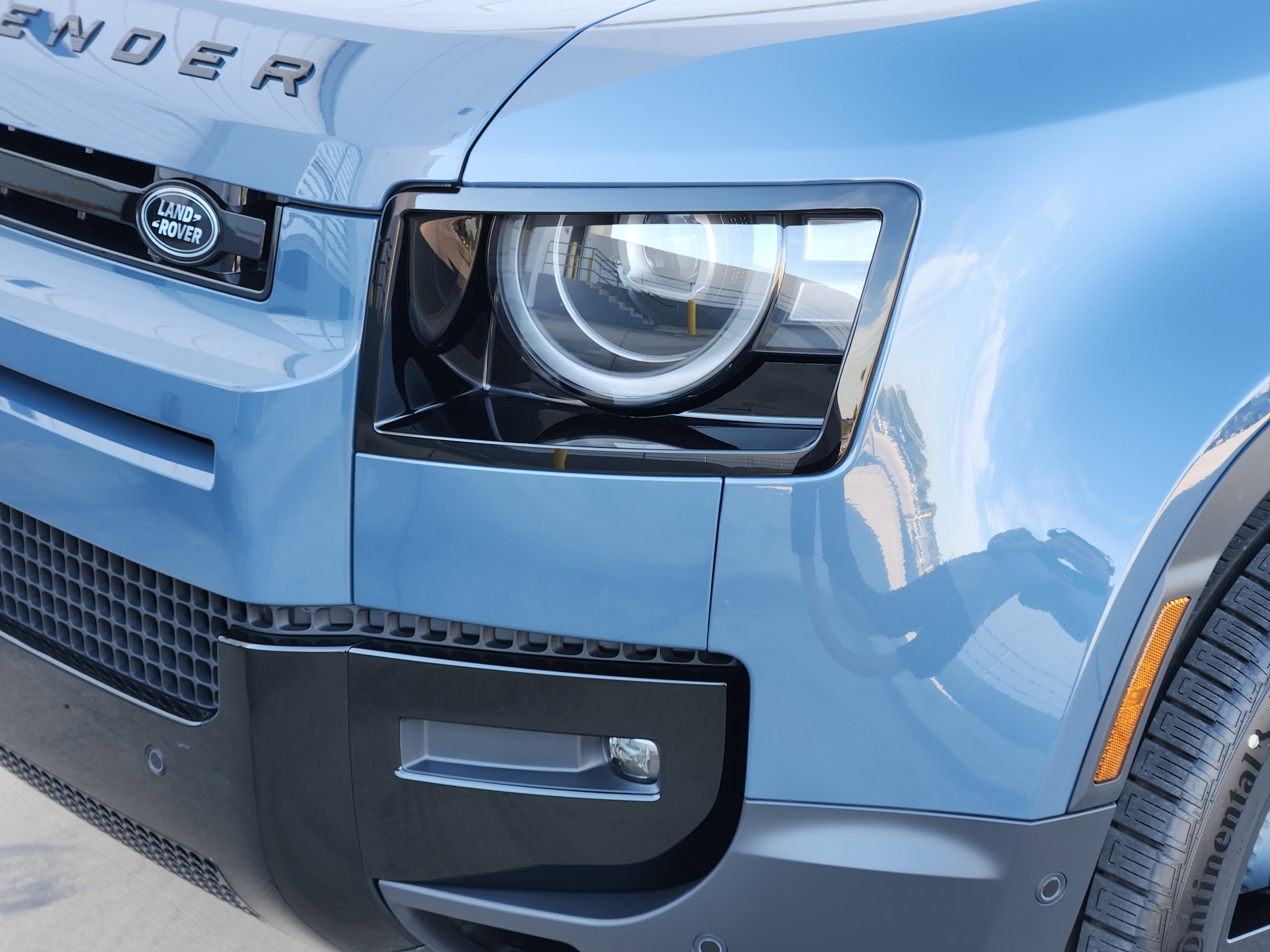New 2026 Land Rover Defender 110 S image 9