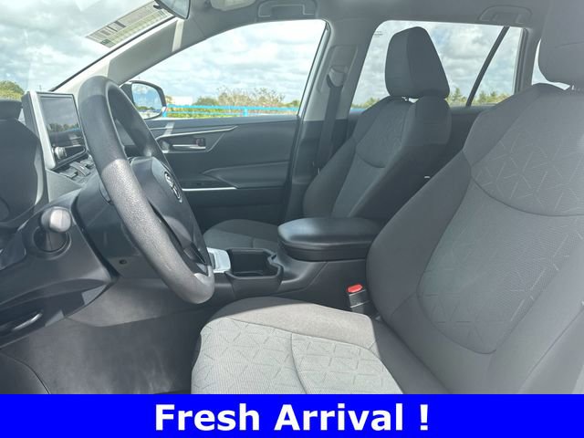 Used 2023 Toyota RAV4 XLE image 23