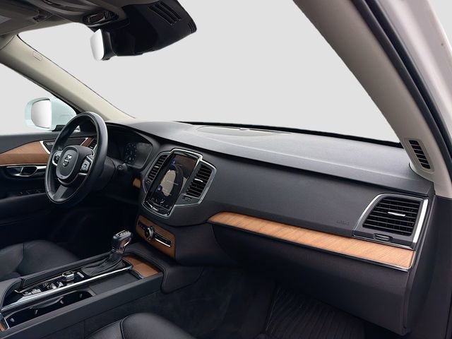 Used 2021 Volvo XC90 T6 Momentum w/ Climate Package image 30