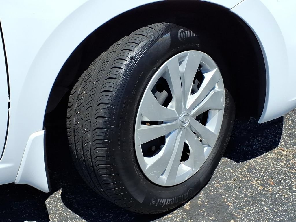 Used 2022 Nissan Versa S FWD image 8